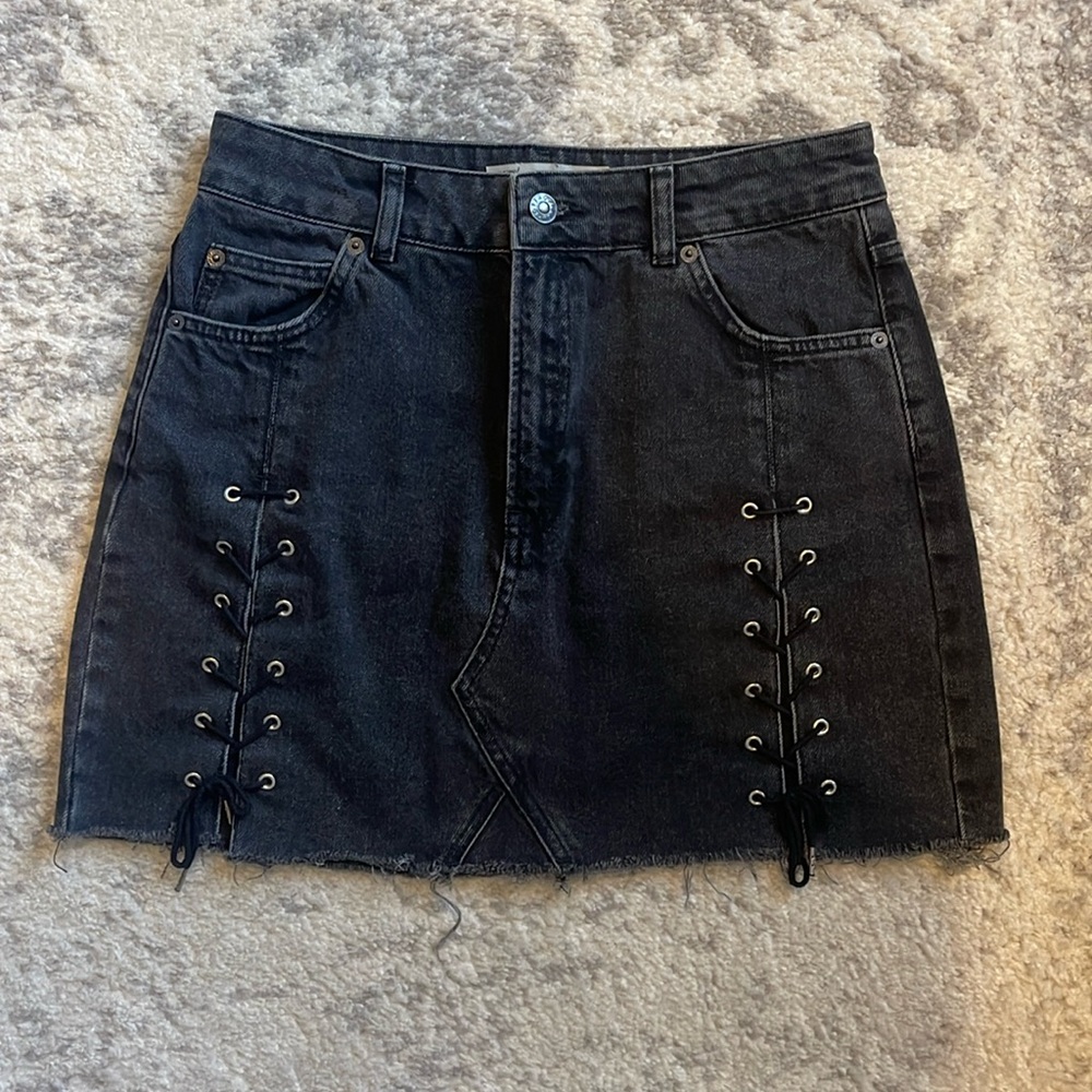 Top shop Moto black denim skirt size 6